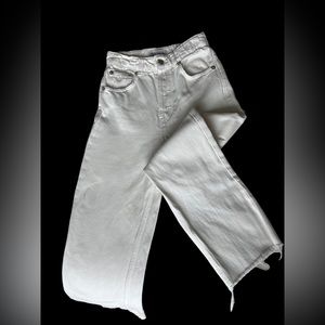 ZARA WHITE STRAIGHT LEG JEAN SZ 2